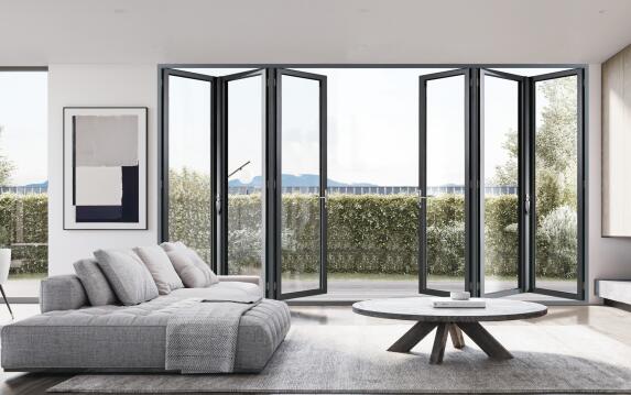 推拉門(mén)封陽(yáng)臺(tái)好還是斷橋鋁平開(kāi)窗好？封陽(yáng)臺(tái)方案指南